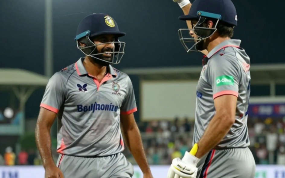 নিলামের দাম, মাঠের দাম: এশিয়ার ক্রিকেটে ট্রান্সফারের ভূতেরা নিলামের দাম, মাঠের দাম: এশিয়ার ক্রিকেটে ট্রান্সফারের ভূতেরা