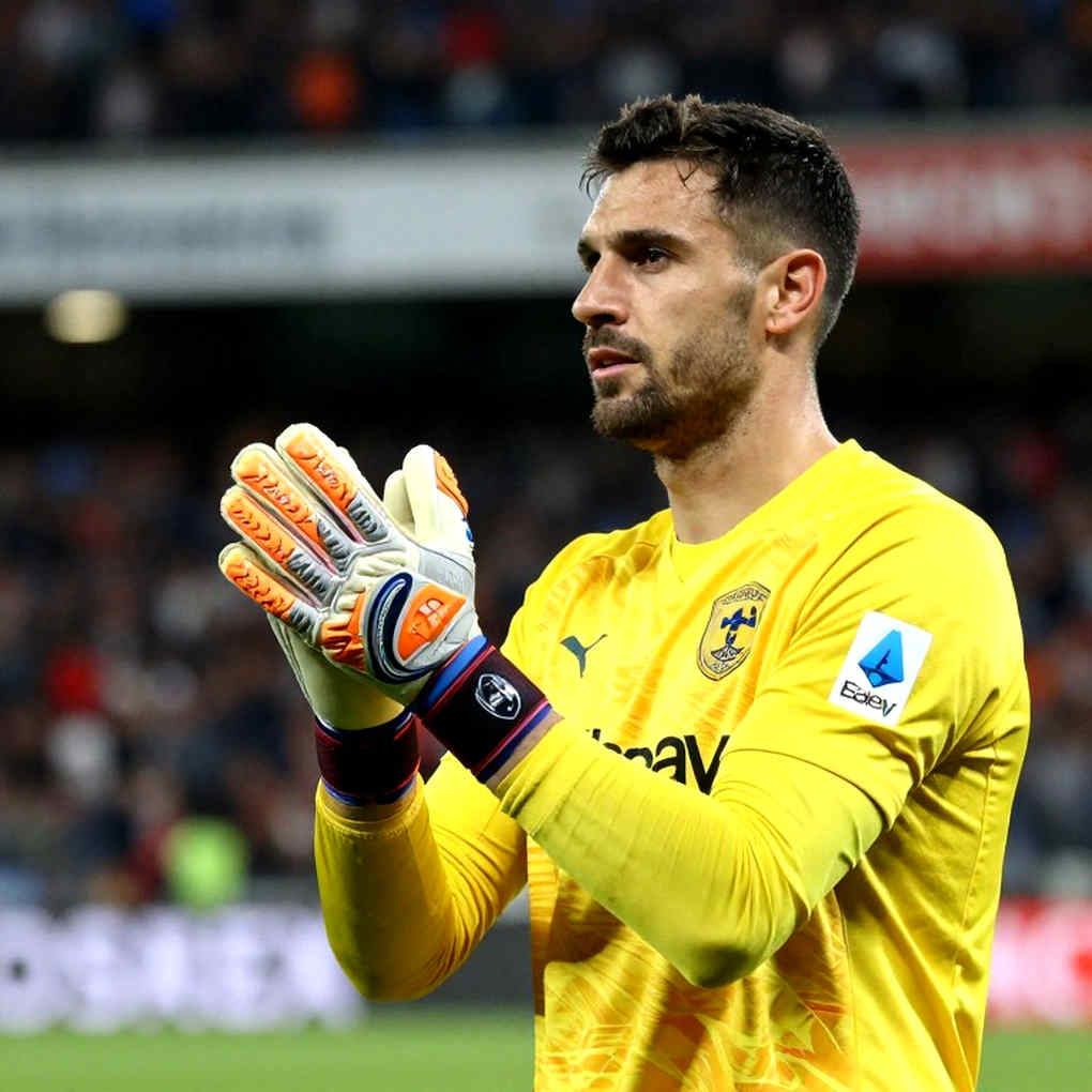 When Emptiness Wears a Suit: The Silent Failure of Football's Data-Analysis Pipeline When Emptiness Wears a Suit: The Silent Failure of Football's Data-Analysis Pipeline