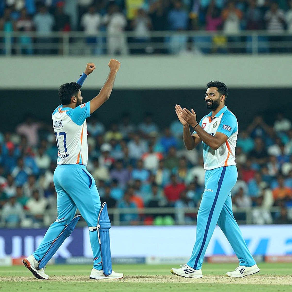 ছাড়পত্রের বাজার: জানুয়ারির জানালায় ক্রিকেট আসলে কী কেনাবেচা করে ছাড়পত্রের বাজার: জানুয়ারির জানালায় ক্রিকেট আসলে কী কেনাবেচা করে
