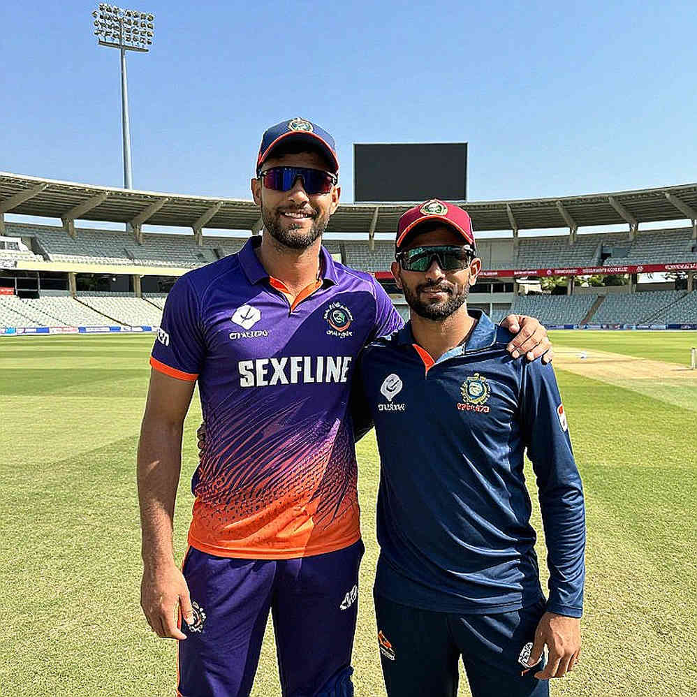 ক্রাইস্টচার্চের ৬৯: টিলকের ব্যাটের আড়ালে লুকিয়ে থাকা আসল হিসাব ক্রাইস্টচার্চের ৬৯: টিলকের ব্যাটের আড়ালে লুকিয়ে থাকা আসল হিসাব