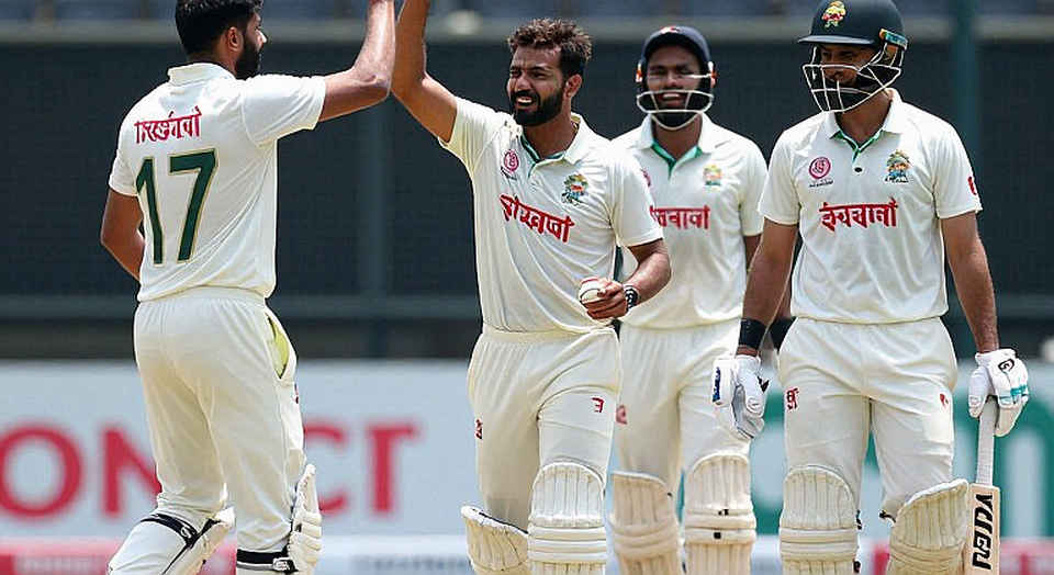 ১৭৩ আর ১৫১-এর বেশি কথা বলে ১৬৭: ভিনু মাঙ্কাদ ট্রফির স্কোরকার্ড-খাতা
