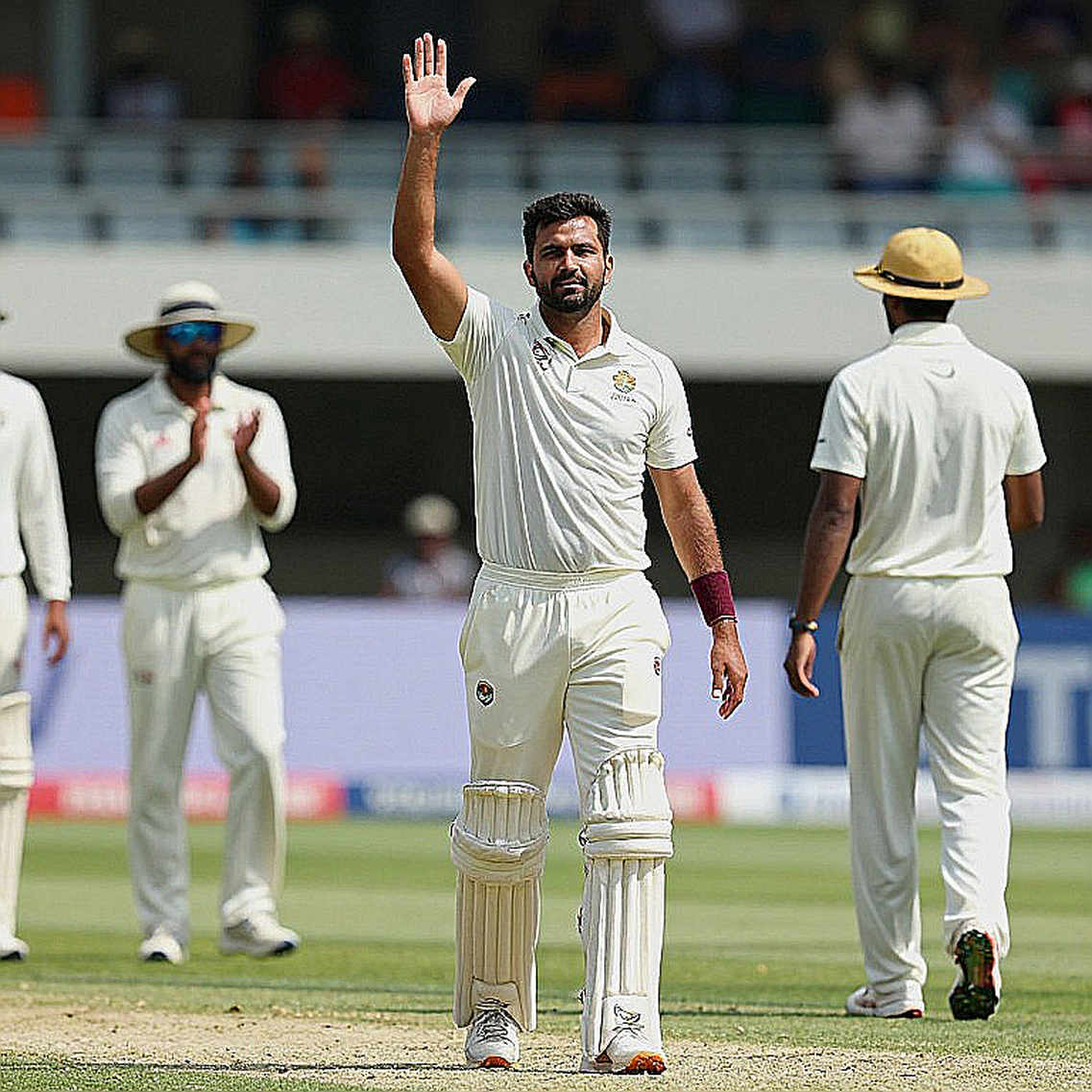 গ্লাভস, ক্যালেন্ডার, ঘাস: নারী ক্রিকেটের যে গল্প স্কোরবোর্ড বলে না