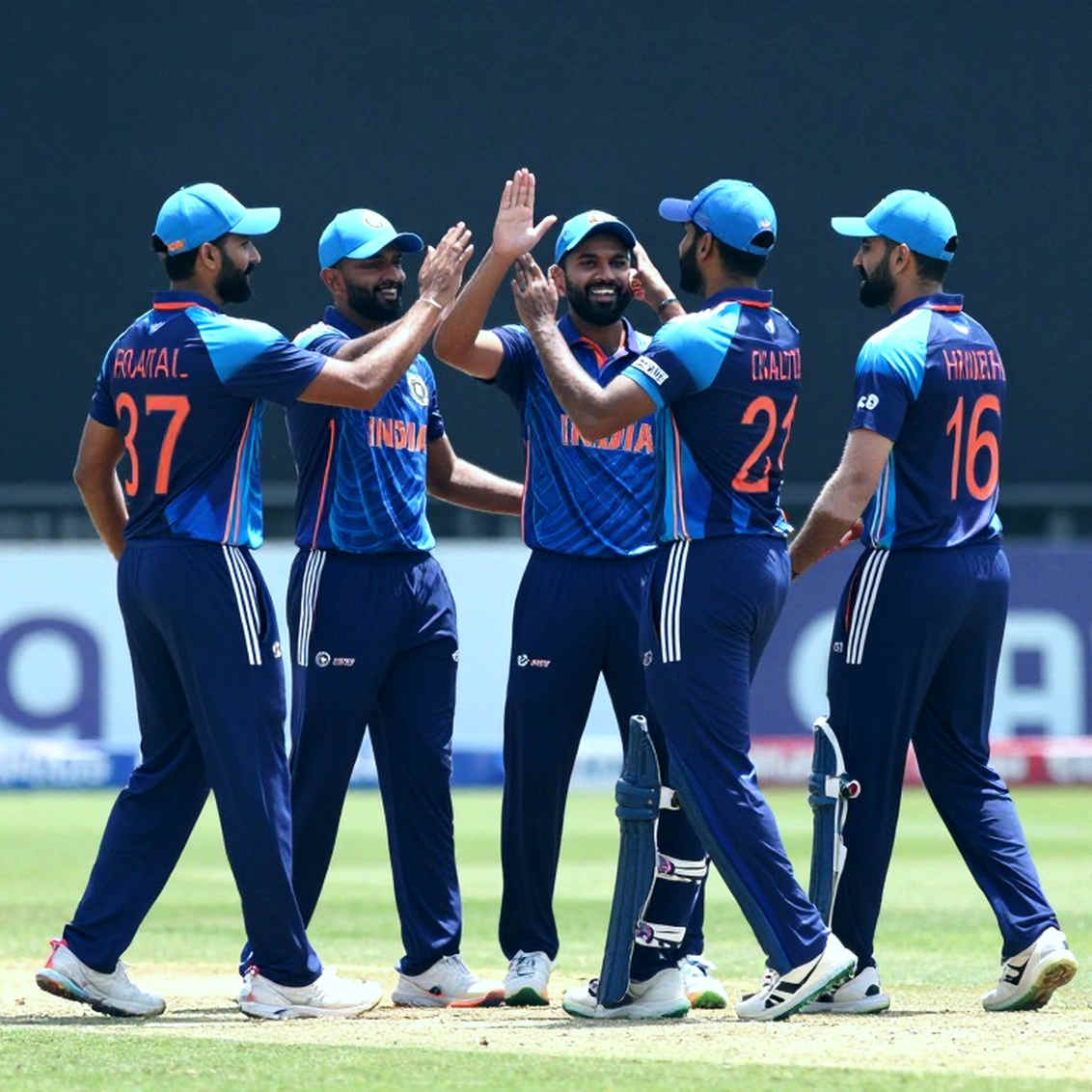 শূন্যের নীরবতা: ক্রিকেট ডেটা পাইপলাইন, ব্লকচেইন এবং সত্যের খতিয়ান শূন্যের নীরবতা: ক্রিকেট ডেটা পাইপলাইন, ব্লকচেইন এবং সত্যের খতিয়ান