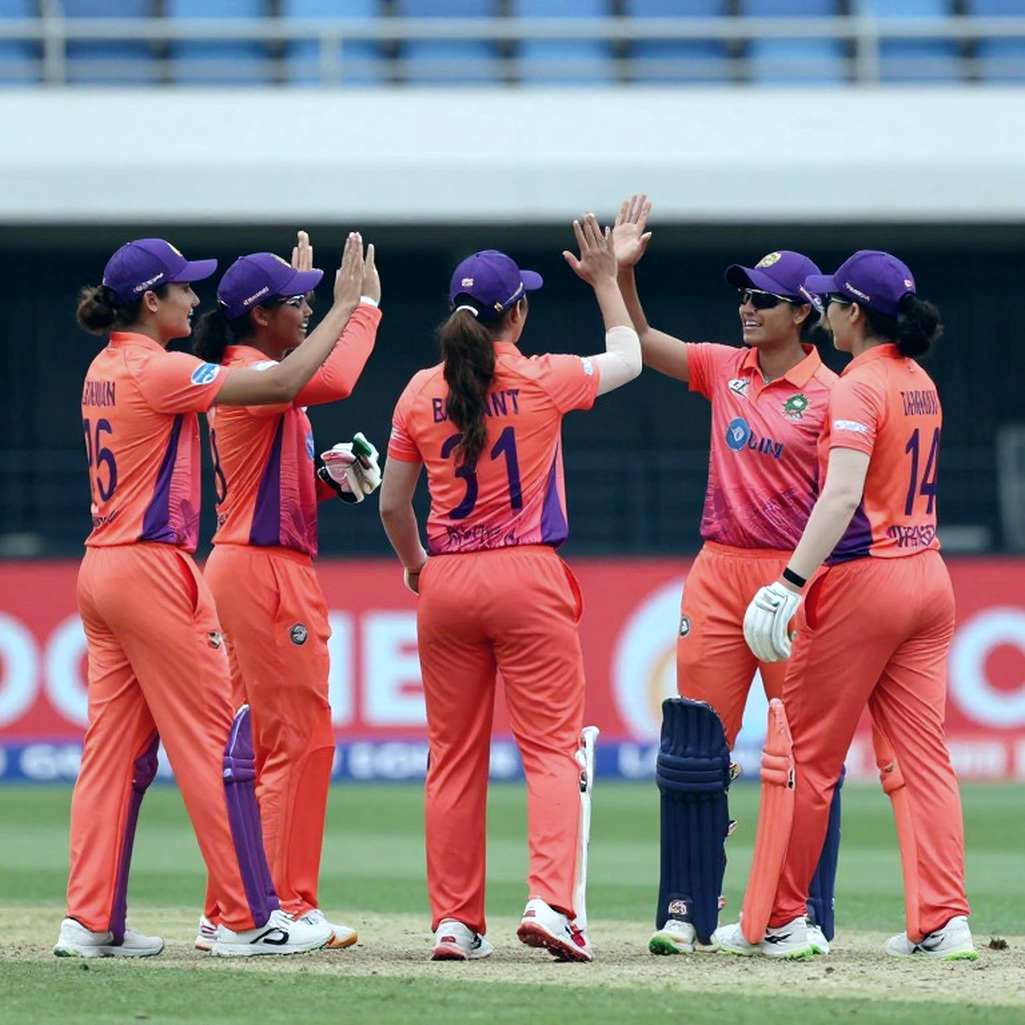 শিশিরের ঘড়ি: ৮টার শুরু যাদের সুবিধা দিল, আর স্যান্টনারের ৪/২১ যে-পাতায় পড়ে রইল শিশিরের ঘড়ি: ৮টার শুরু যাদের সুবিধা দিল, আর স্যান্টনারের ৪/২১ যে-পাতায় পড়ে রইল