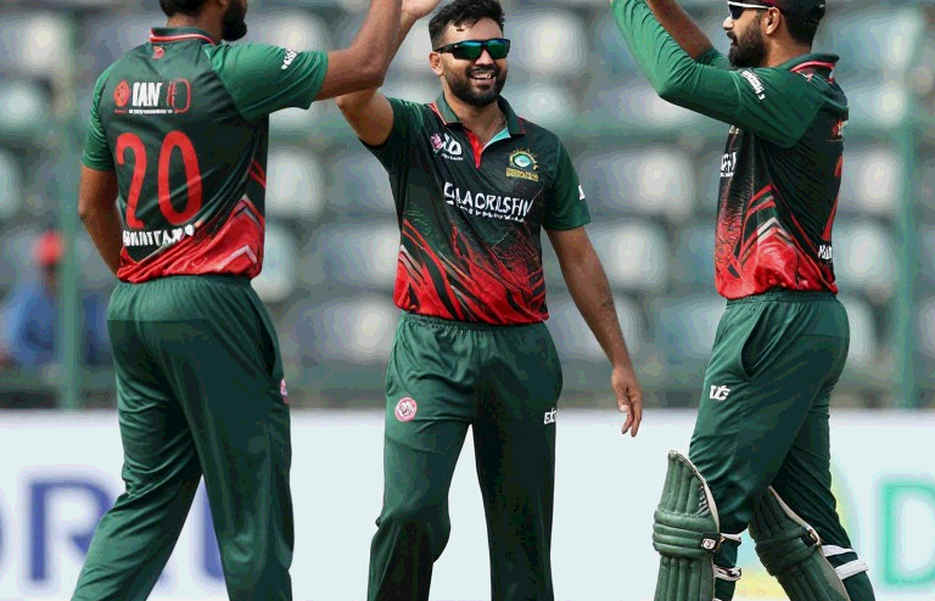 আবু ধাবির লাঞ্চ ব্রেক থেকে বিপিএল: লাহোর কালান্দার্সের লিভারেজ, আর বাংলাদেশের সংকীর্ণ দরকষাকষির জানালা আবু ধাবির লাঞ্চ ব্রেক থেকে বিপিএল: লাহোর কালান্দার্সের লিভারেজ, আর বাংলাদেশের সংকীর্ণ দরকষাকষির জানালা