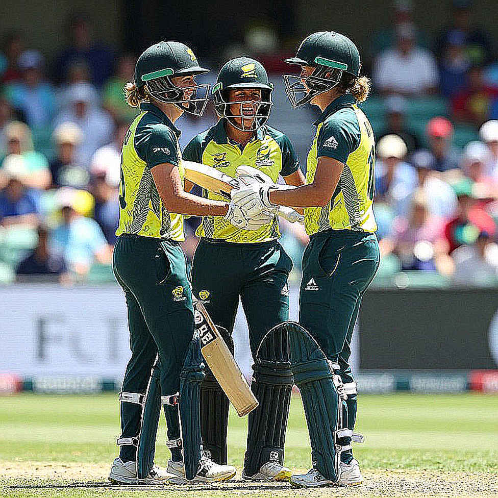 South Africa Sense Victory Against Australia: The Follow-On Arithmetic and Head's Lone Battle South Africa Sense Victory Against Australia: The Follow-On Arithmetic and Head's Lone Battle