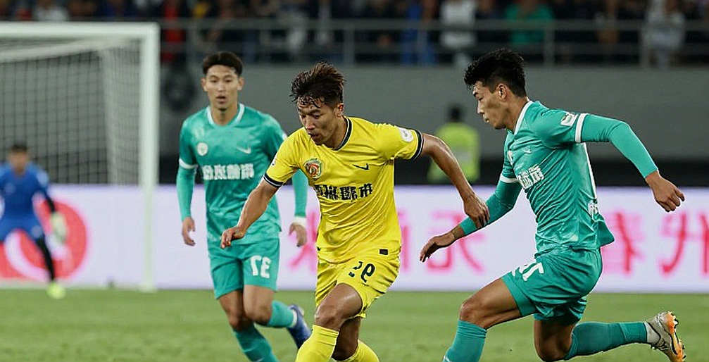 Information Deficiency in Football Analysis: Limitations of Blockchain Technology Information Deficiency in Football Analysis: Limitations of Blockchain Technology