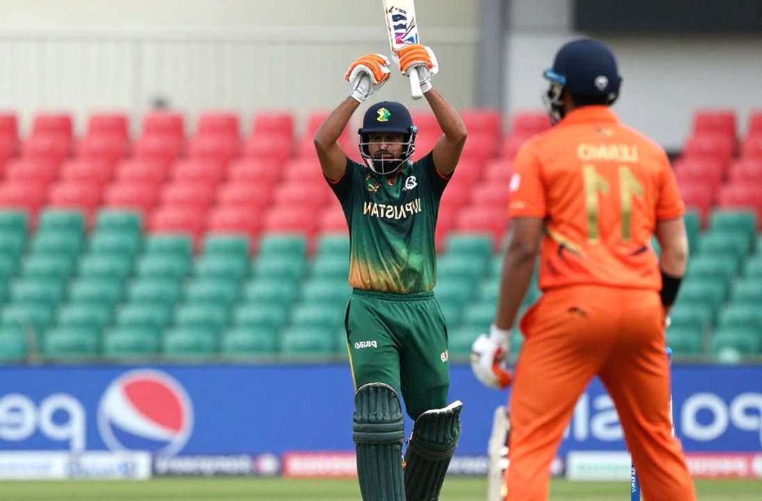 ফাঁকা ফাইলের পাঠ: ট্রান্সফার উইন্ডোর কোলাহলে ক্রিকেট-বিশ্লেষণ যখন 'জানি না' বলতে শেখে